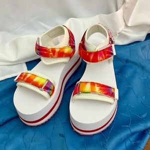 NWT Sugar Shoes Z Bright Tie Dye Platform Neoprene Sandals 7.5m ‼️Host Pick‼️